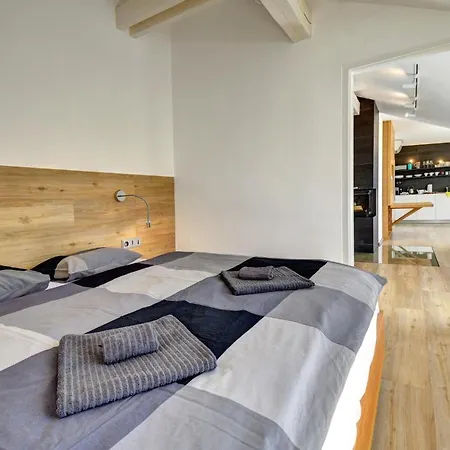 Apartamento Tadeas Stožec